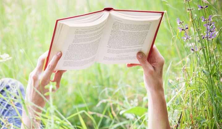 Bibliotekos darbo laikas liepos-rugpjūčio mėn.